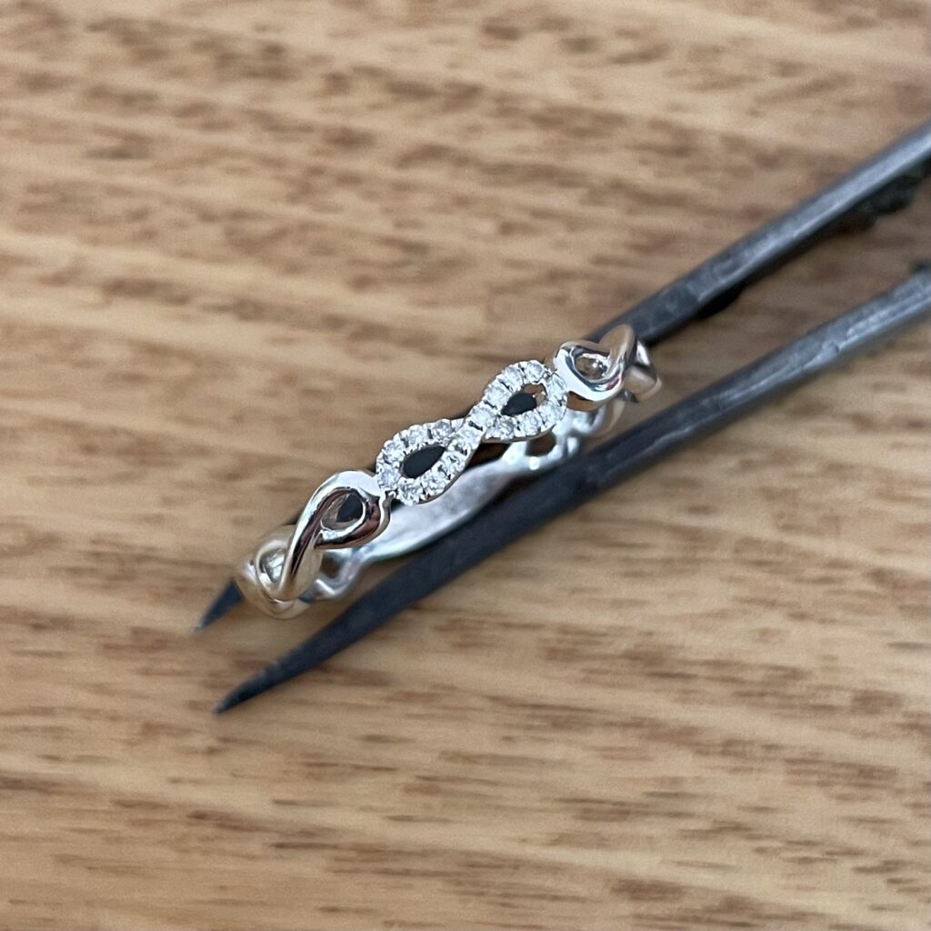 Diamond wedding band