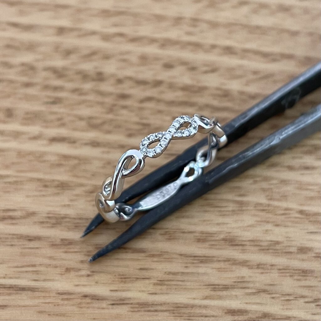 Diamond wedding band