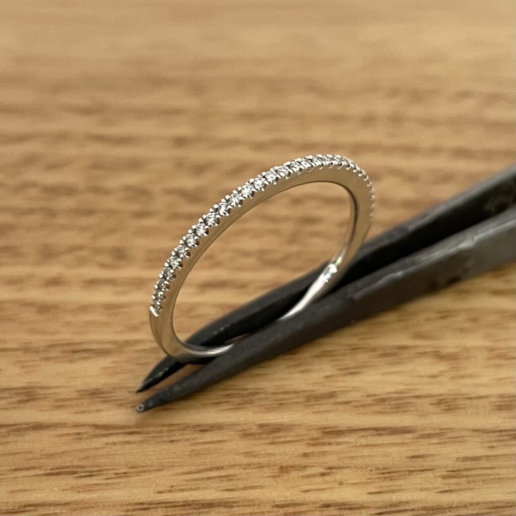 Diamond wedding band