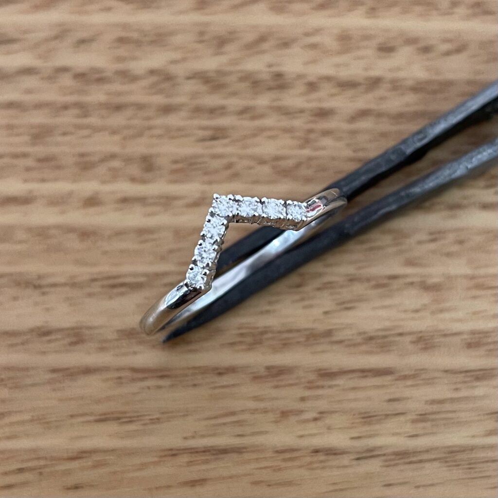 Diamond wedding band