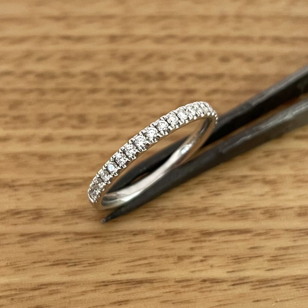 Diamond wedding band