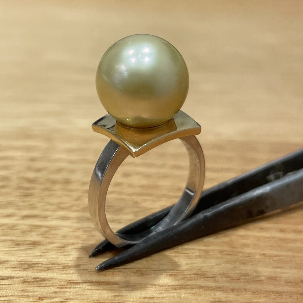 18K WHITE & YELLOW GOLD SOUTH SEA PEARL RING