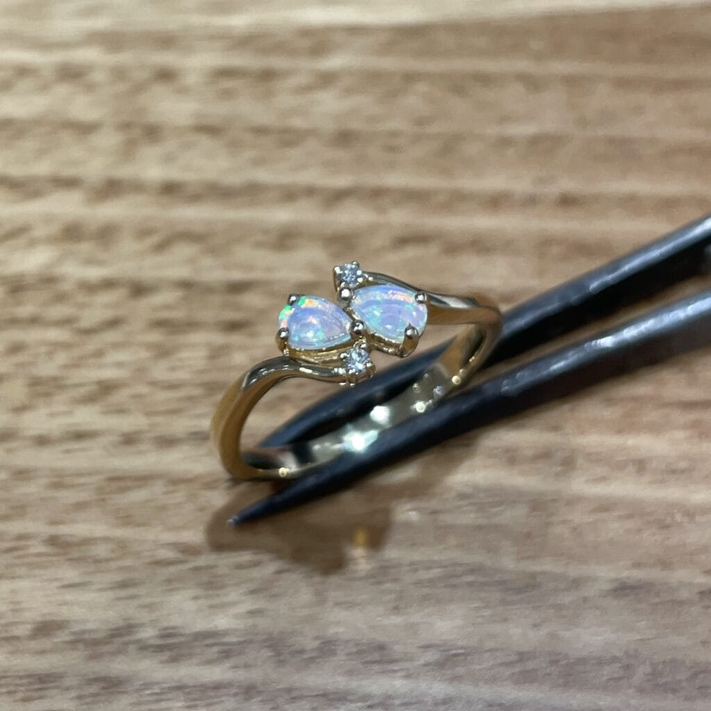 14K Gold Solid Crystal Opal Ring