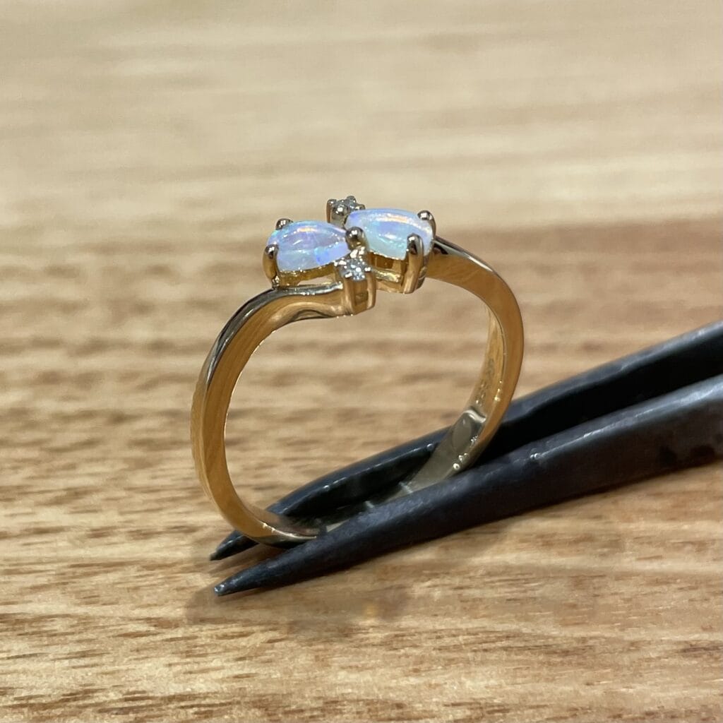 14K Gold Solid Crystal Opal Ring