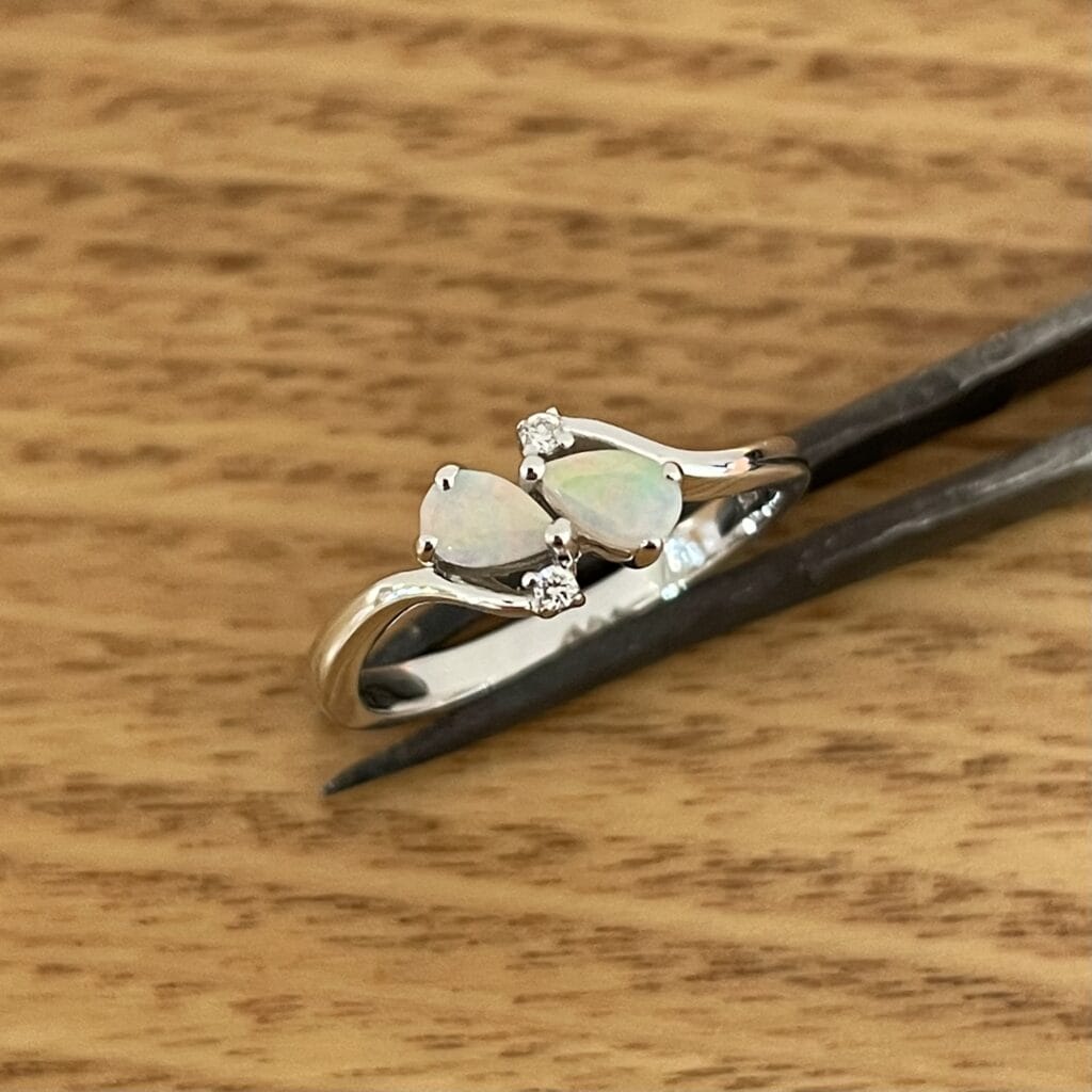 14K Gold Solid Crystal Opal Ring