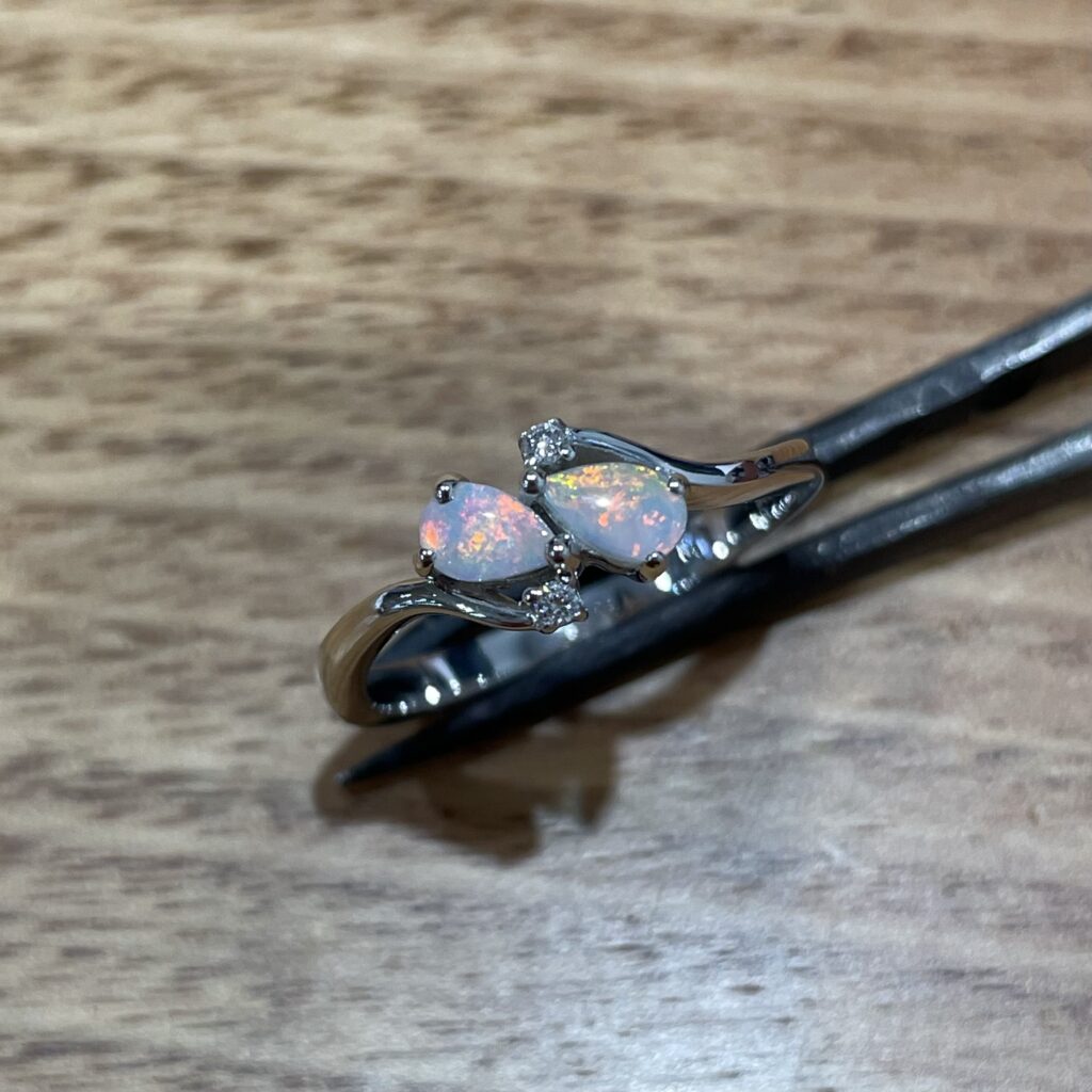 14K Gold Solid Crystal Opal Ring