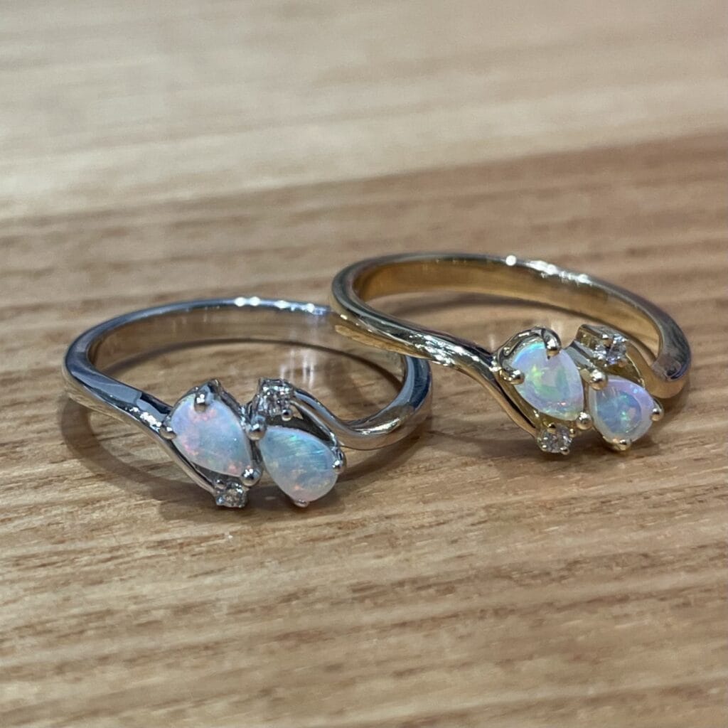 14K Gold Solid Crystal Opal Ring