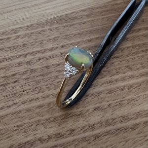 18K Yellow Gold Opal & Diamond Earring