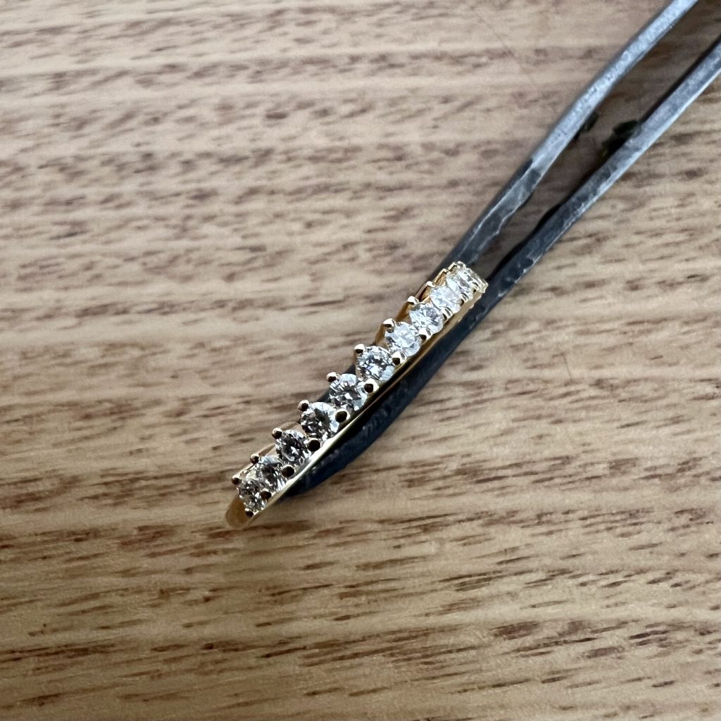 18K Yellow Gold Diamond Band