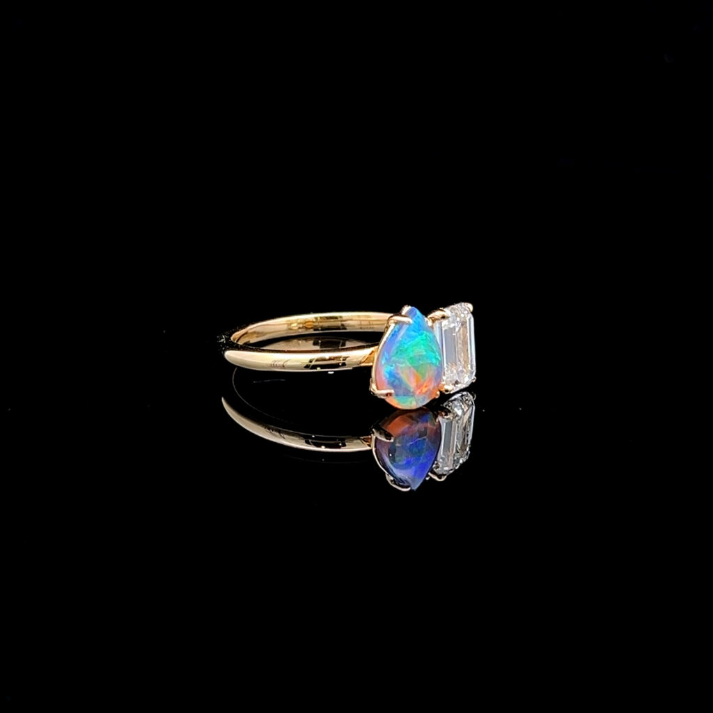 14K Yellow Gold Solid Crystal Opal & Diamond Ring 826416