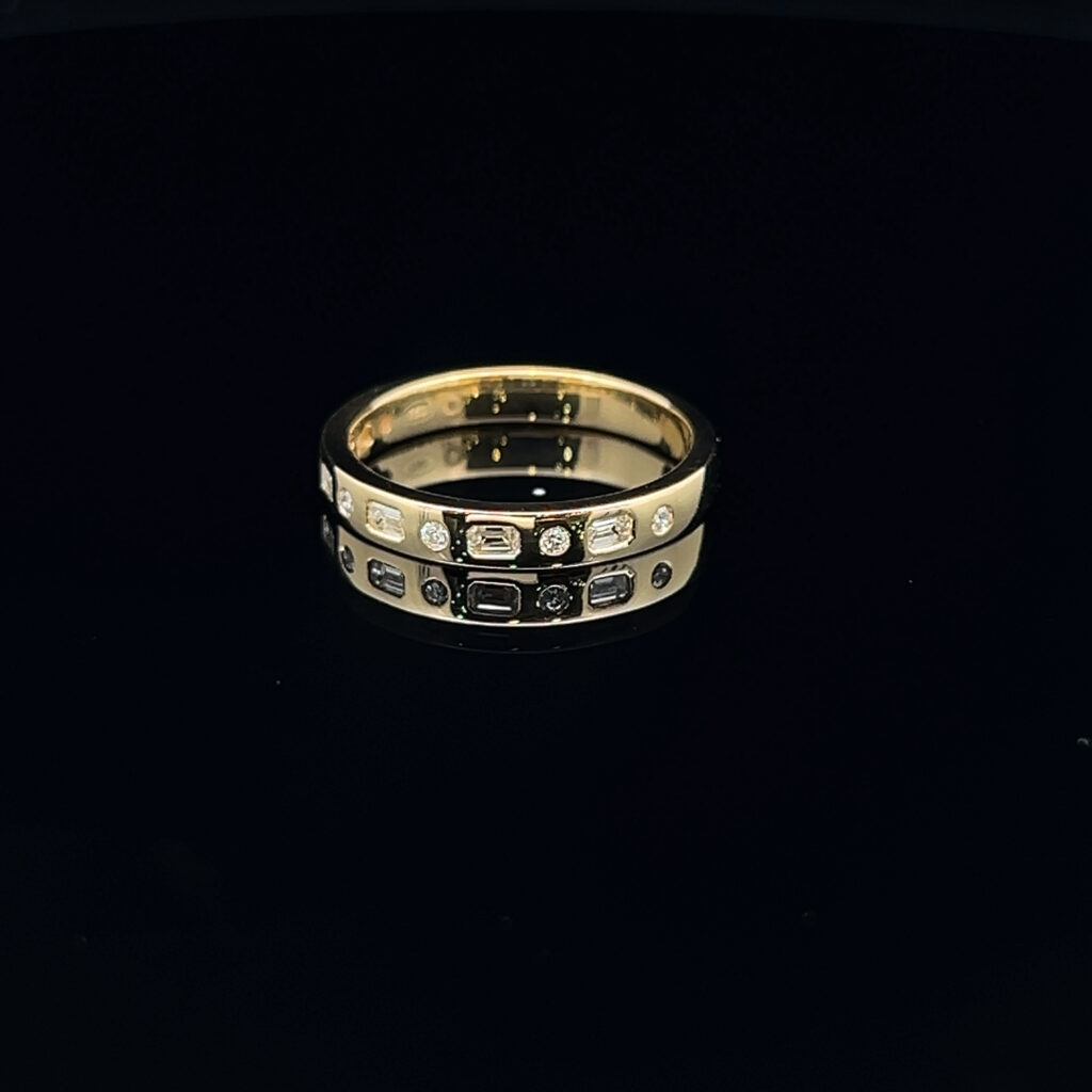 18K Yellow Gold Diamond Wedding Band 918214